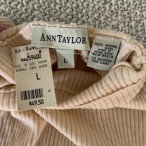 Large Ann Taylor ribbed mock neck sweater 100% merino wool